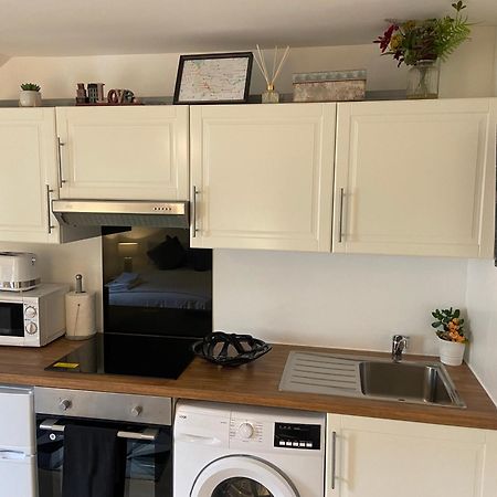 London Studio Self Contained, Newly Furbished エクステリア 写真