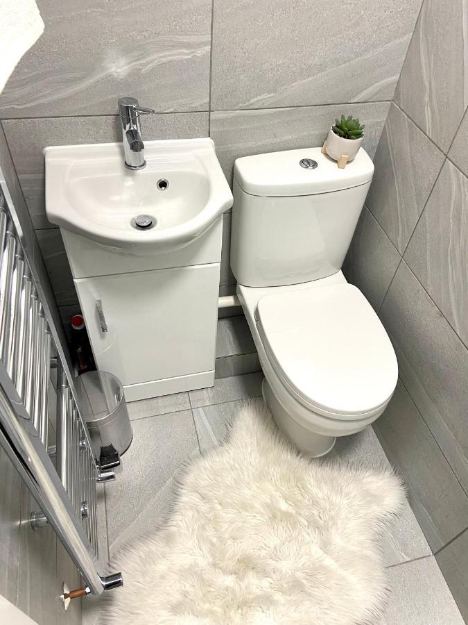 London Studio Self Contained, Newly Furbished エクステリア 写真