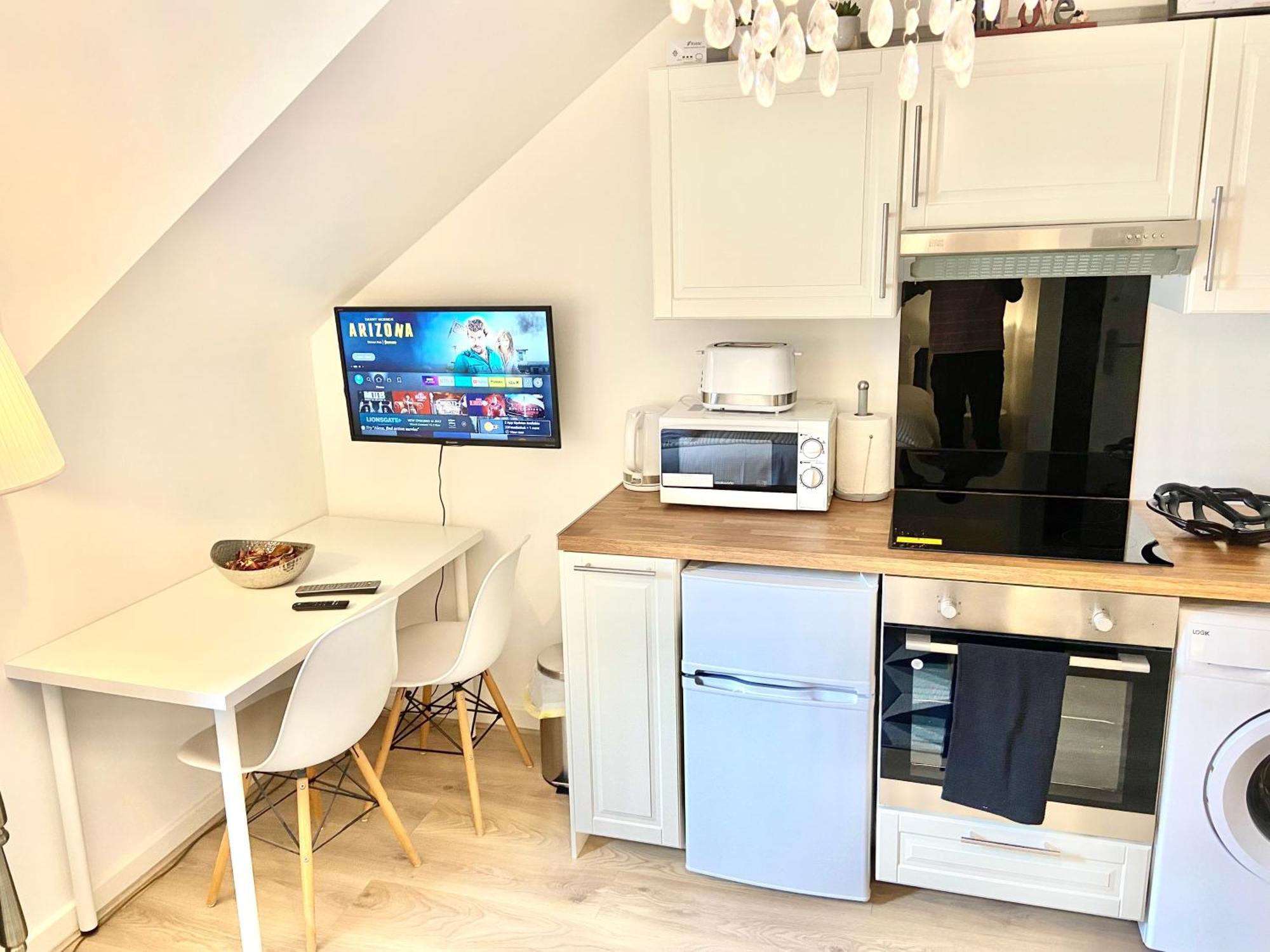 London Studio Self Contained, Newly Furbished エクステリア 写真